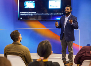 Mini-Theater-AWS-reInvent-2022-1