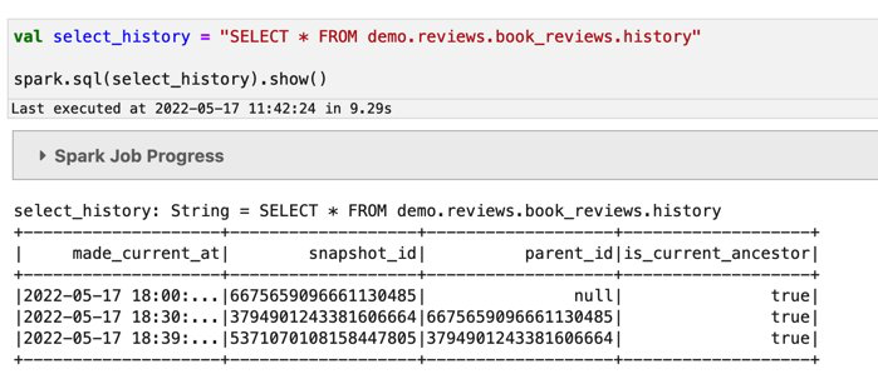 显示与您在 Athena 中运行的两次更新相对应的快照