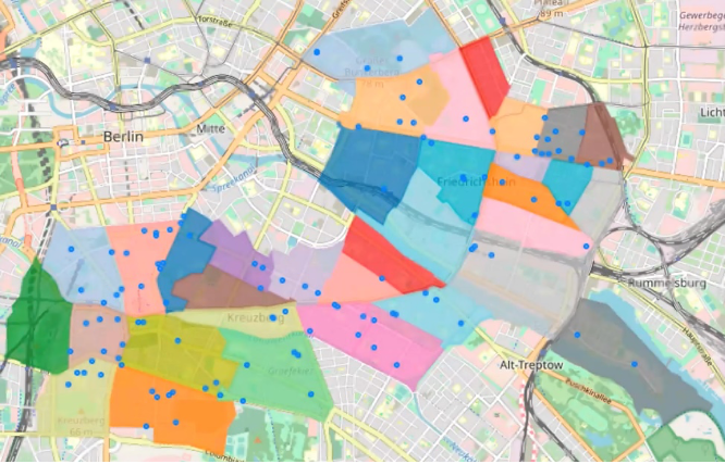 Fig. 6: Overview of disabled parking spots with an overlay of the density of parking spots per km² in the city of Berlin.